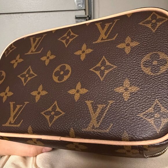 Louis Vuitton Nice Mini Monogram Canvas Beauty Case - Picture 10 of 12